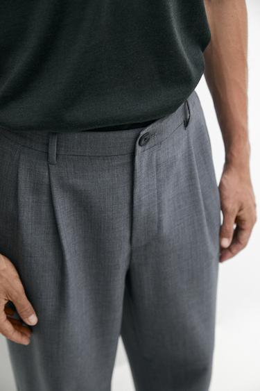 Pantalón relaxed fit pinzas con lana fría - Gris de Zara