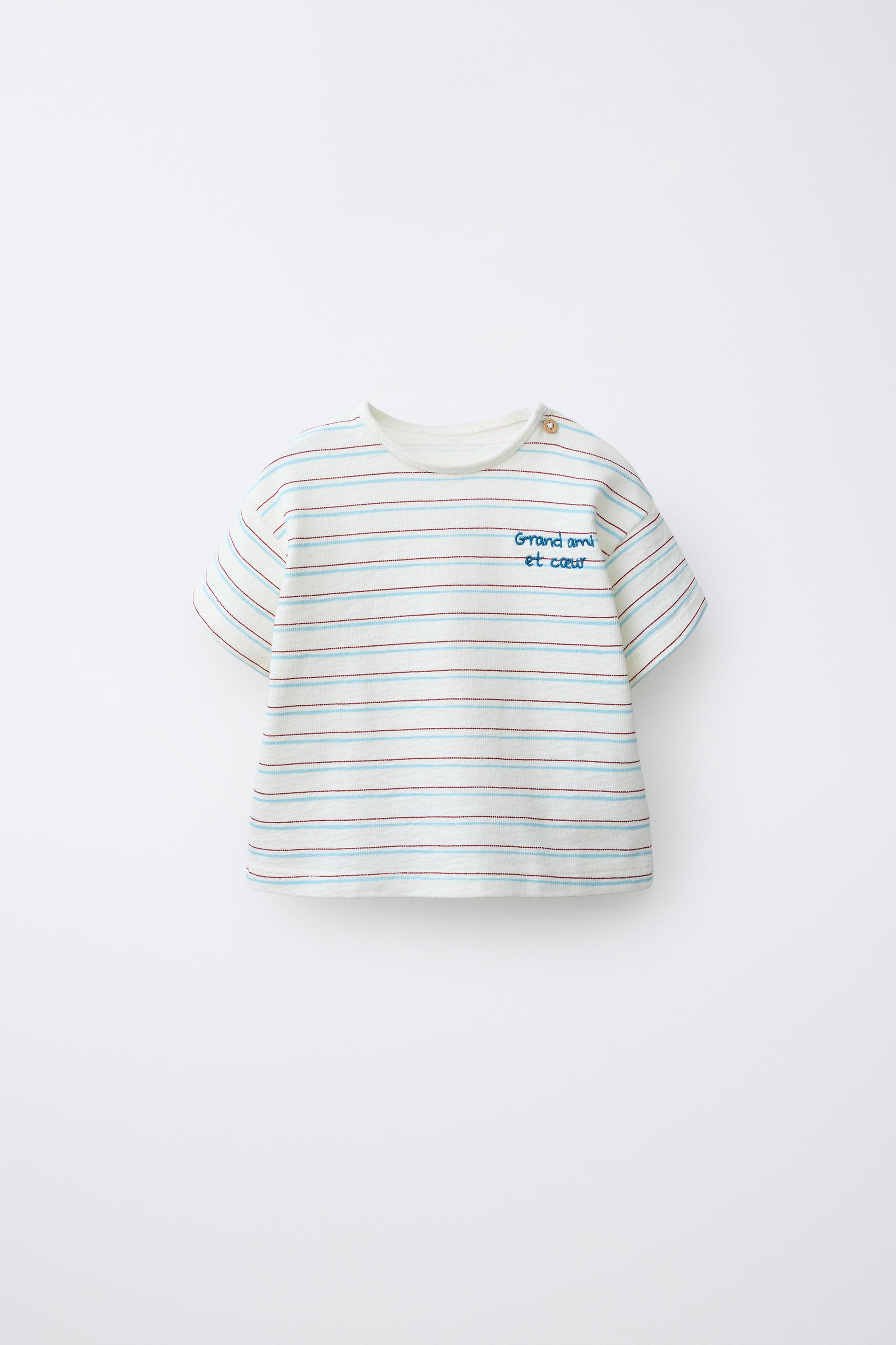 T-SHIRT À RAYURES ET INSCRIPTION BRODÉE