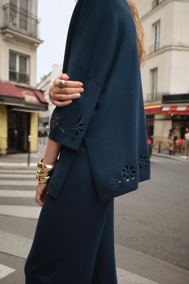 TOP EN MAILLE À BRODERIES AJOURÉES - Bleu roi de Zara - Image 4
