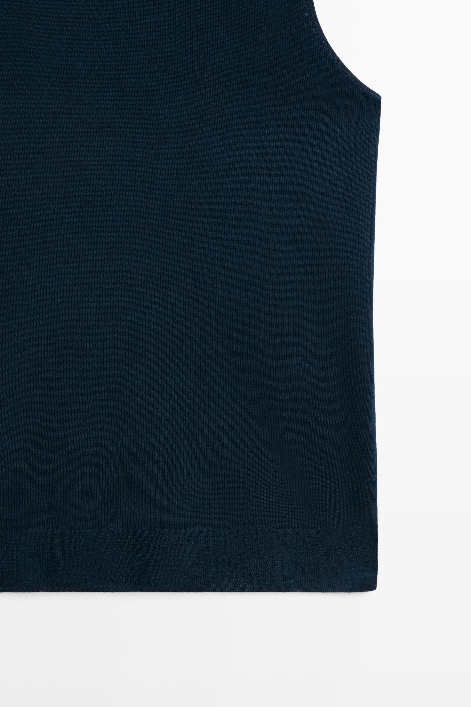 100% wool mock turtleneck knit top