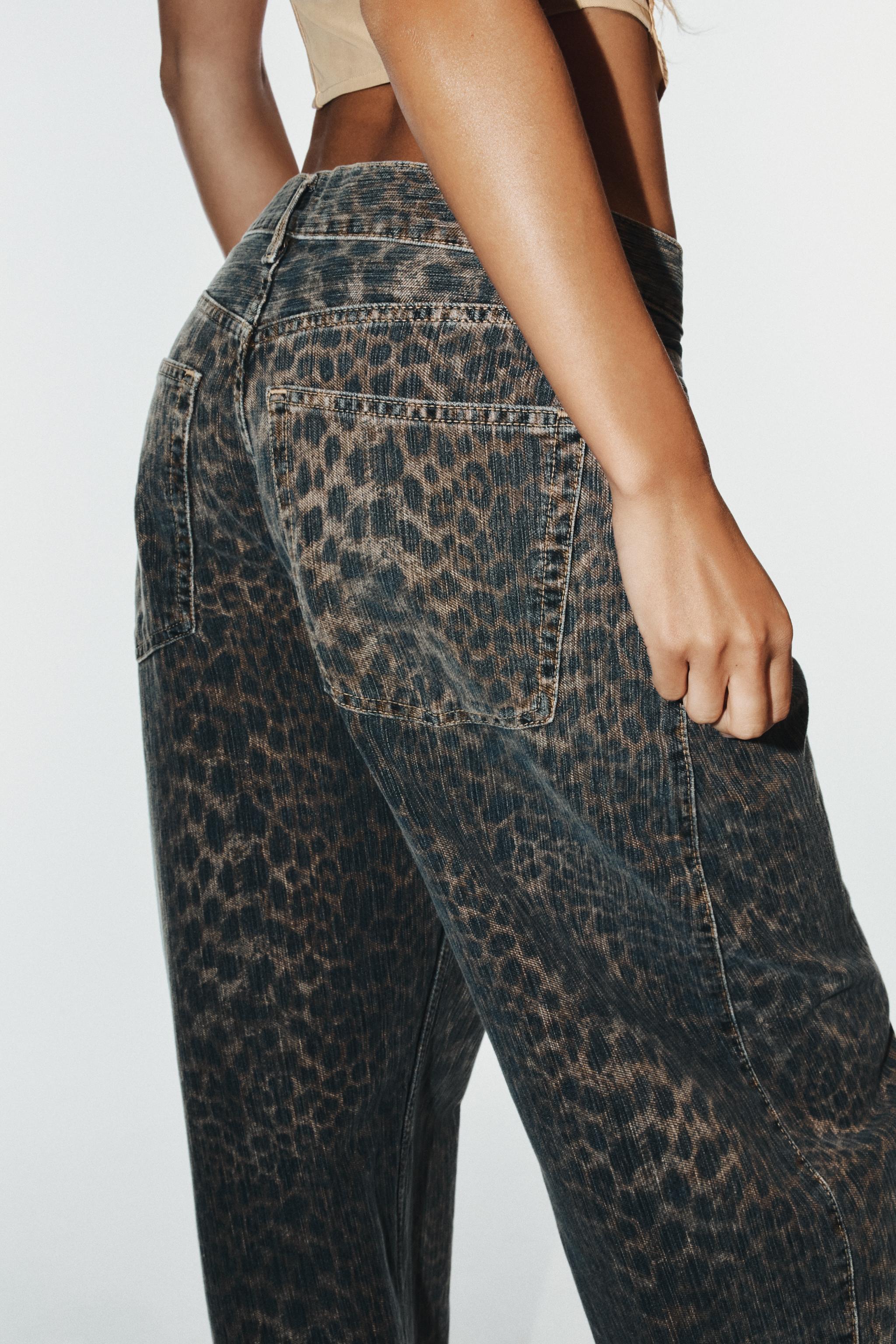 Женские джинсы Zara TRF ANIMAL PRINT BARREL JEANS — фото 6