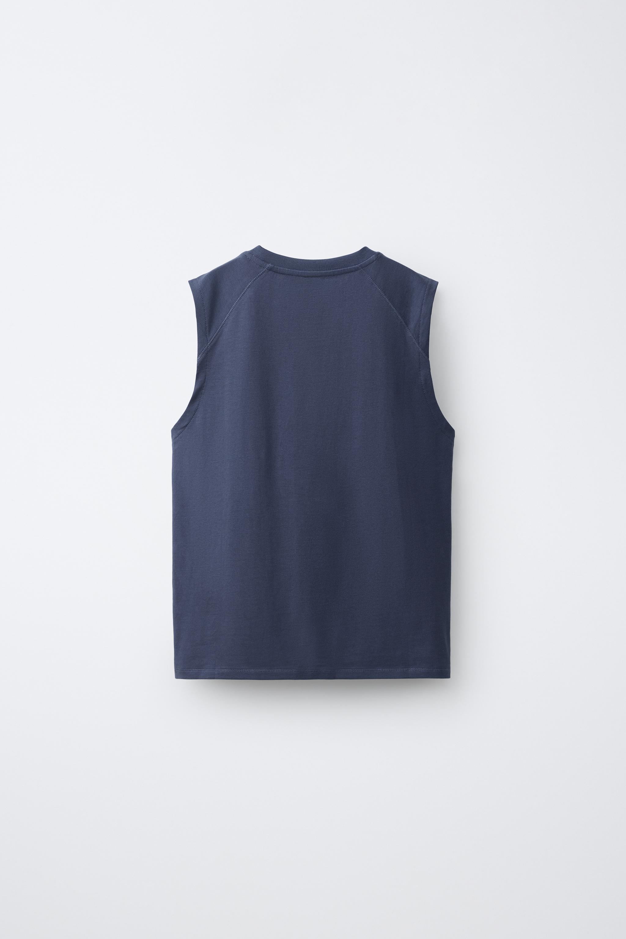 SLEEVELESS T-SHIRT