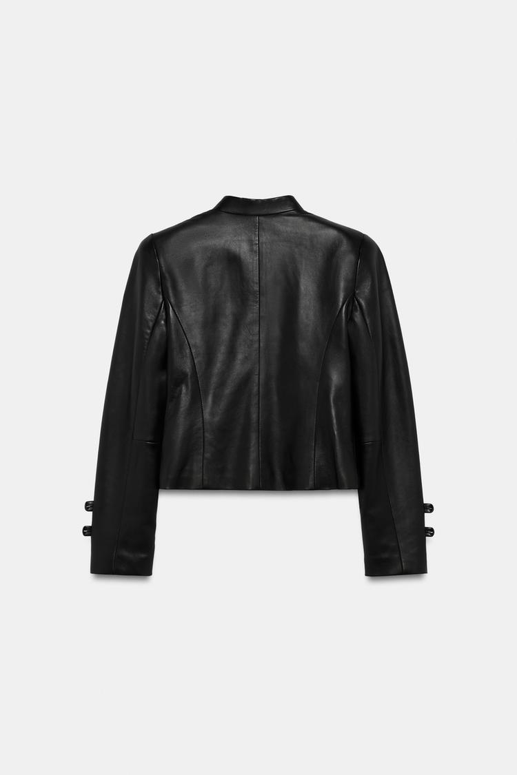 Chaqueta 100% cuero con cierre de botón 6
