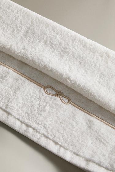EMBROIDERED BOW BATH TOWEL - Golden by Zara - Image 3