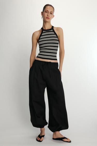 TOP PUNTO HALTER - Blanco / Negro de Zara