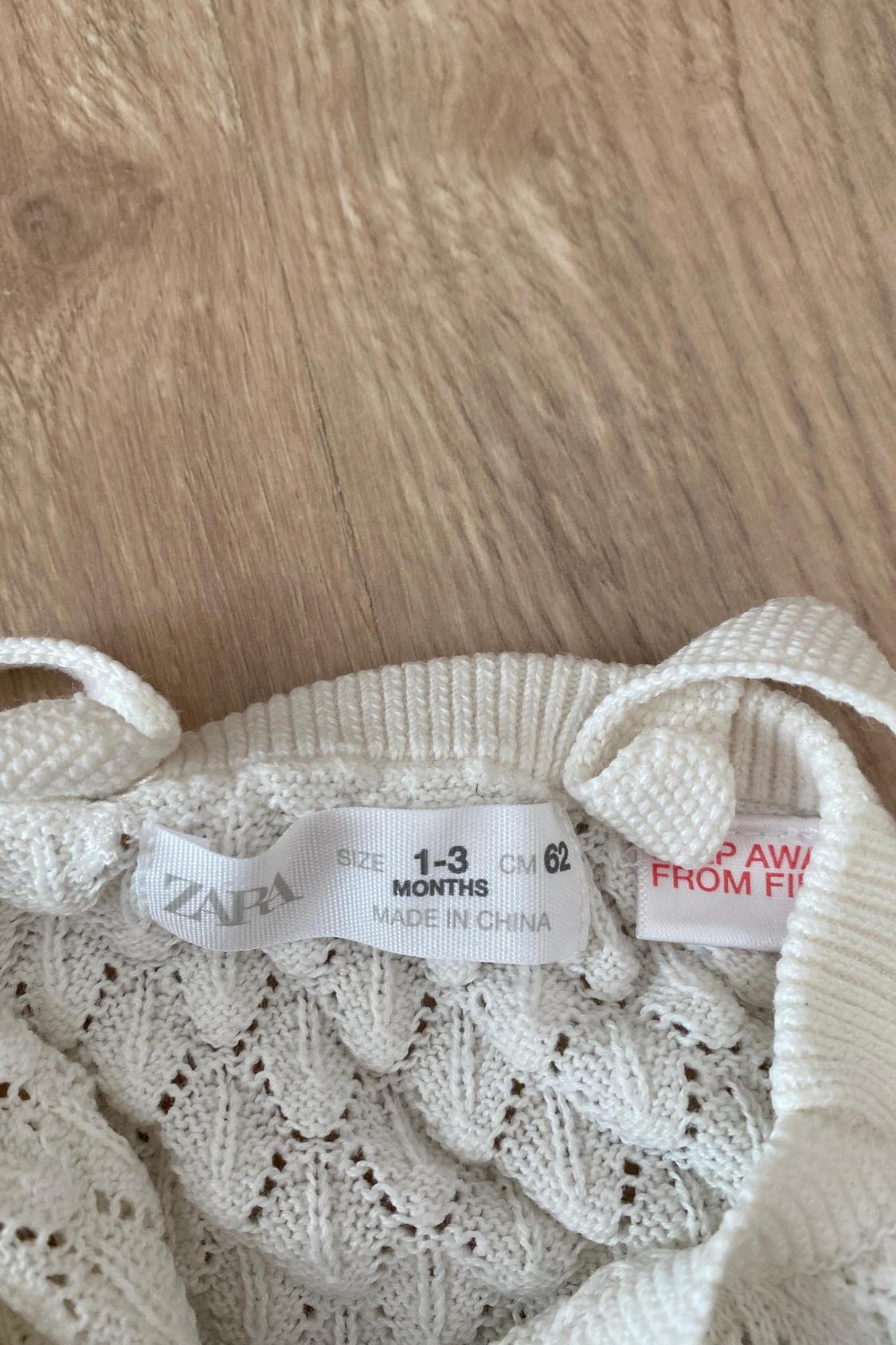 OPEN-KNIT ROMPER WITH RUFFLES - Image 3