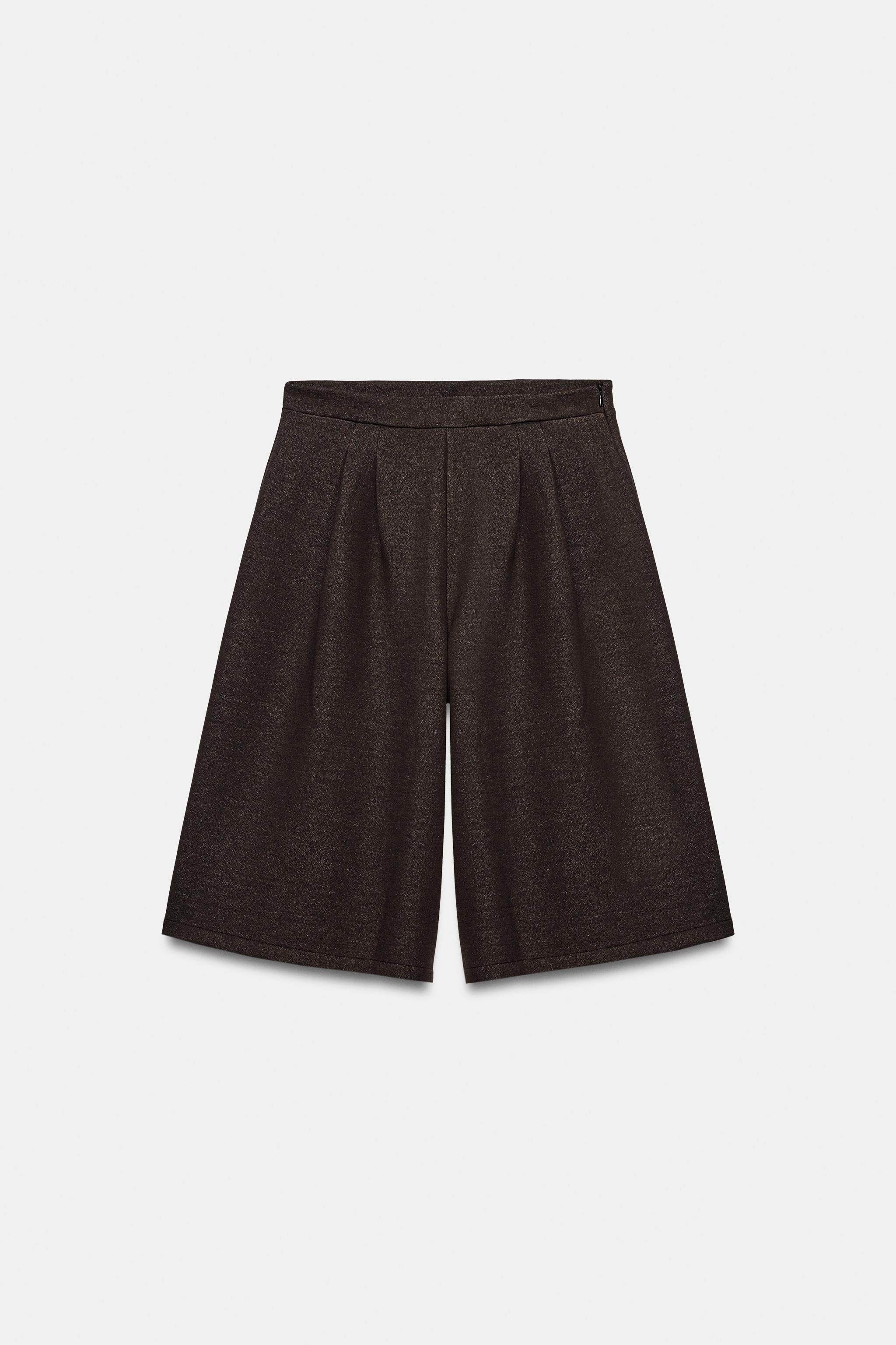 SOFT PLEATED BERMUDA SHORTS