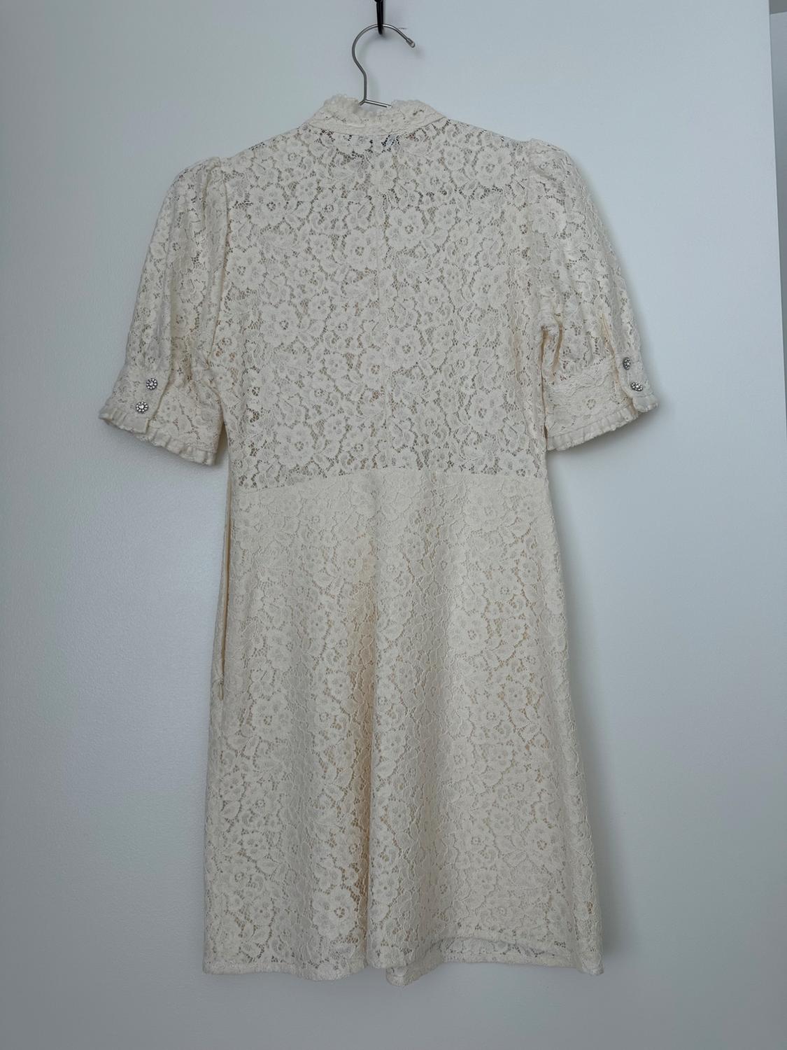 LACE DRESS WITH JEWEL BUTTON - Image 2