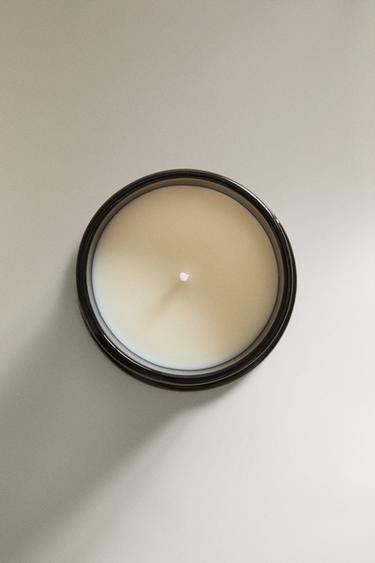(140 G) CEDAR FLOWER SCENTED CANDLE - Emerald by Zara - Image 2