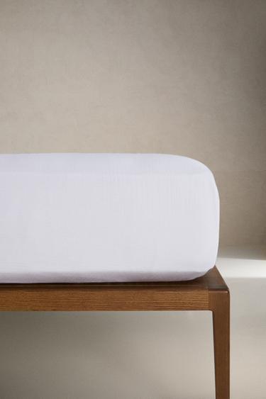MUSLIN FITTED SHEET - White by Zara