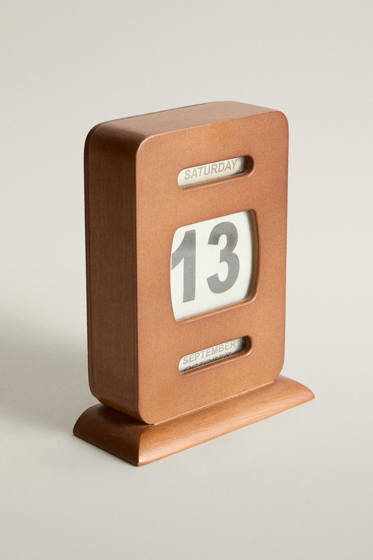 MANUAL TABLE CALENDAR — Brown