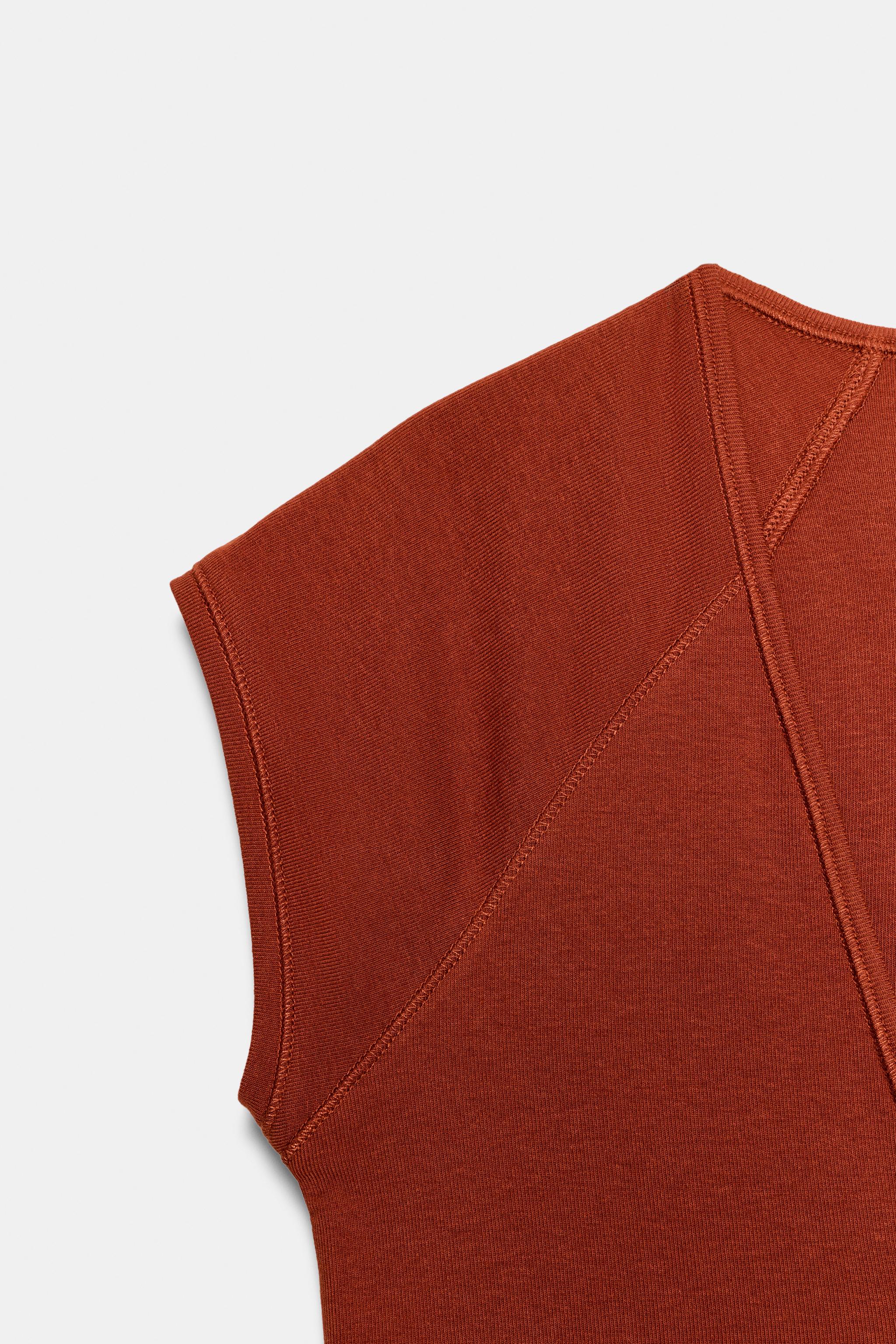 V-NECK TOP