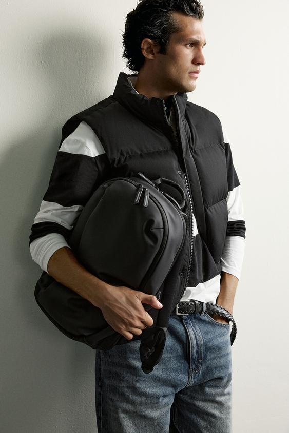 RUBBERISED BACKPACK - Black de Zara - Imagen 0