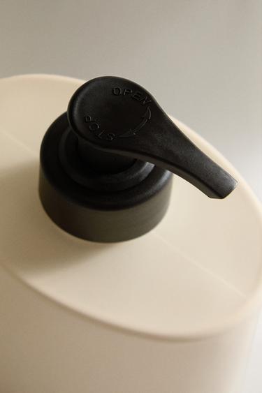 (500 ML) CLEAN BLOSSOM LIQUID HAND SOAP - Green/White by Zara - Image 2