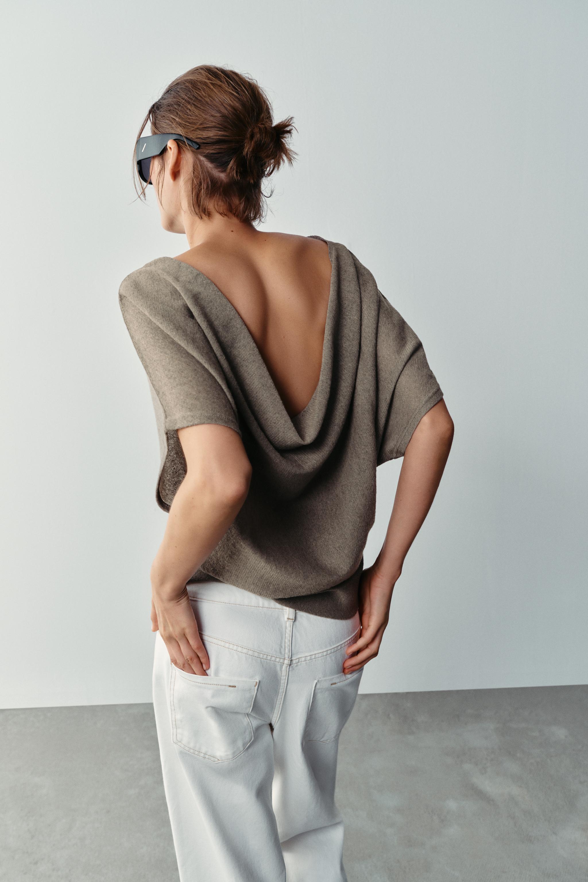 TOP EN MAILLE À DÉCOLLETÉ FLUIDE DANS LE DOS