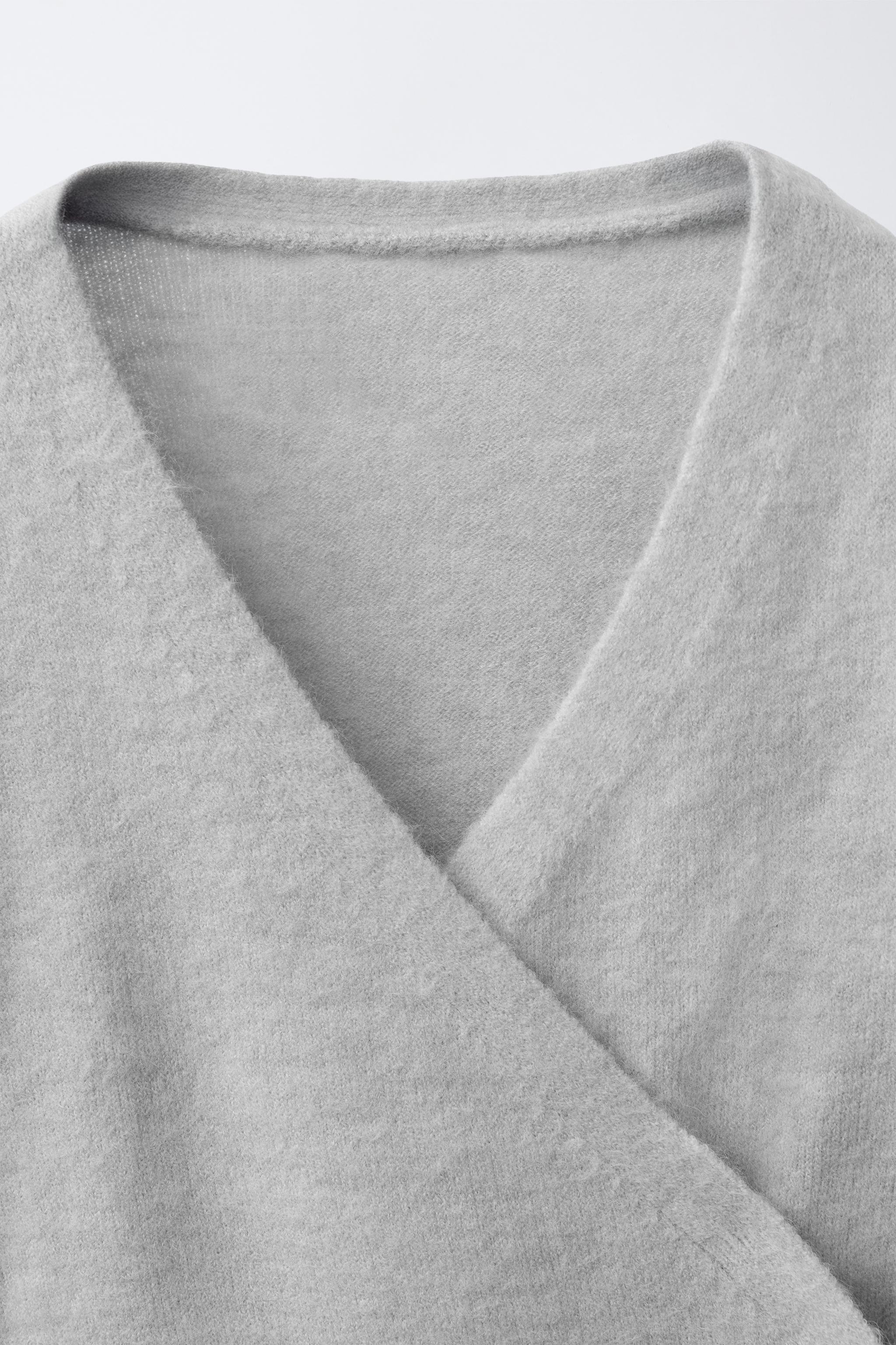 DOUBLE-BREASTED CARDIGAN