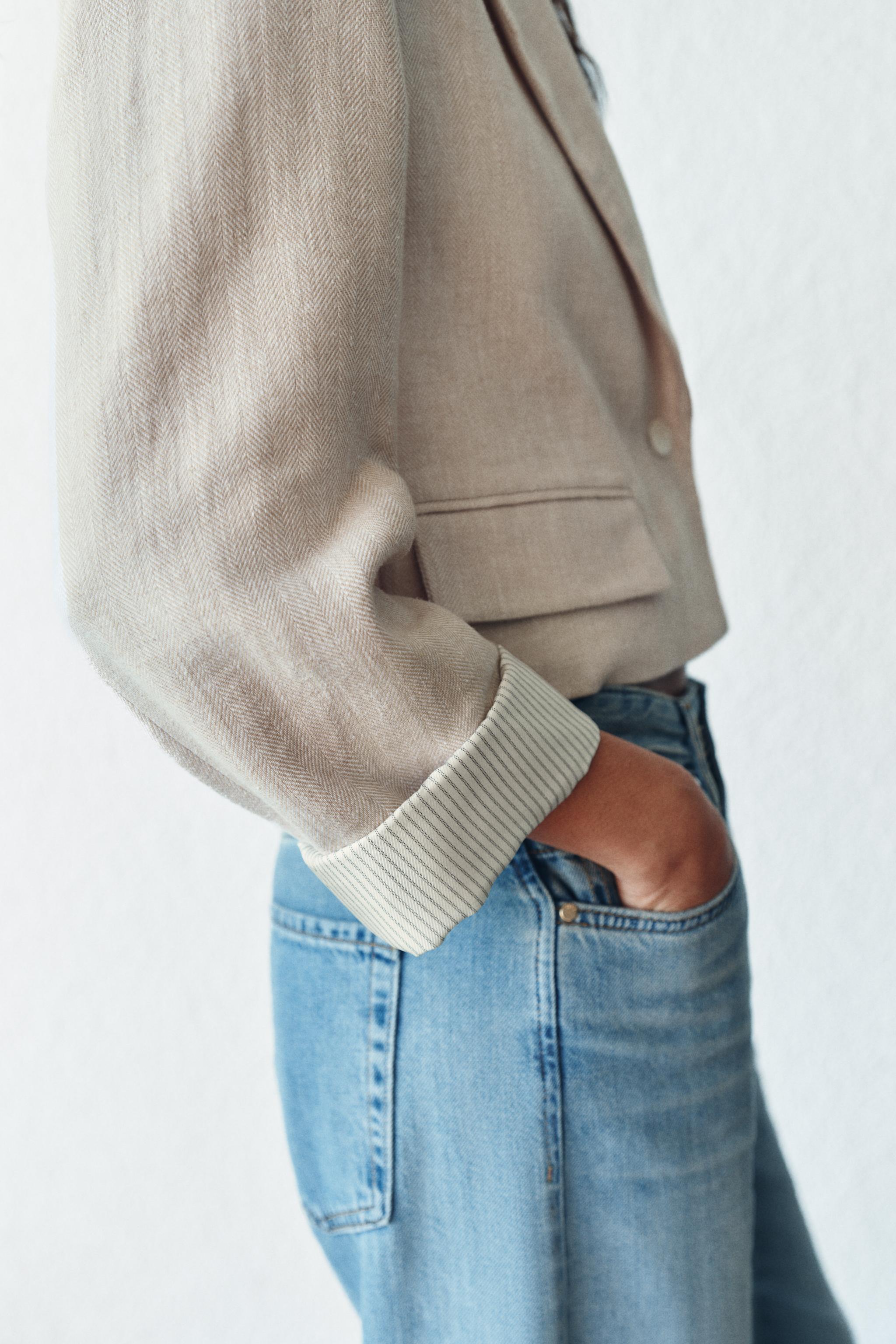 BLAZER COURTE EN LIN AVEC ÉPAULETTES
