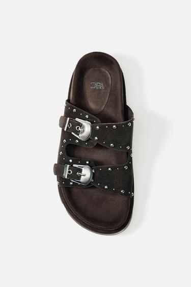 SANDÁLIA BAIXA DE COURO COM TACHAS - Marrom da Zara