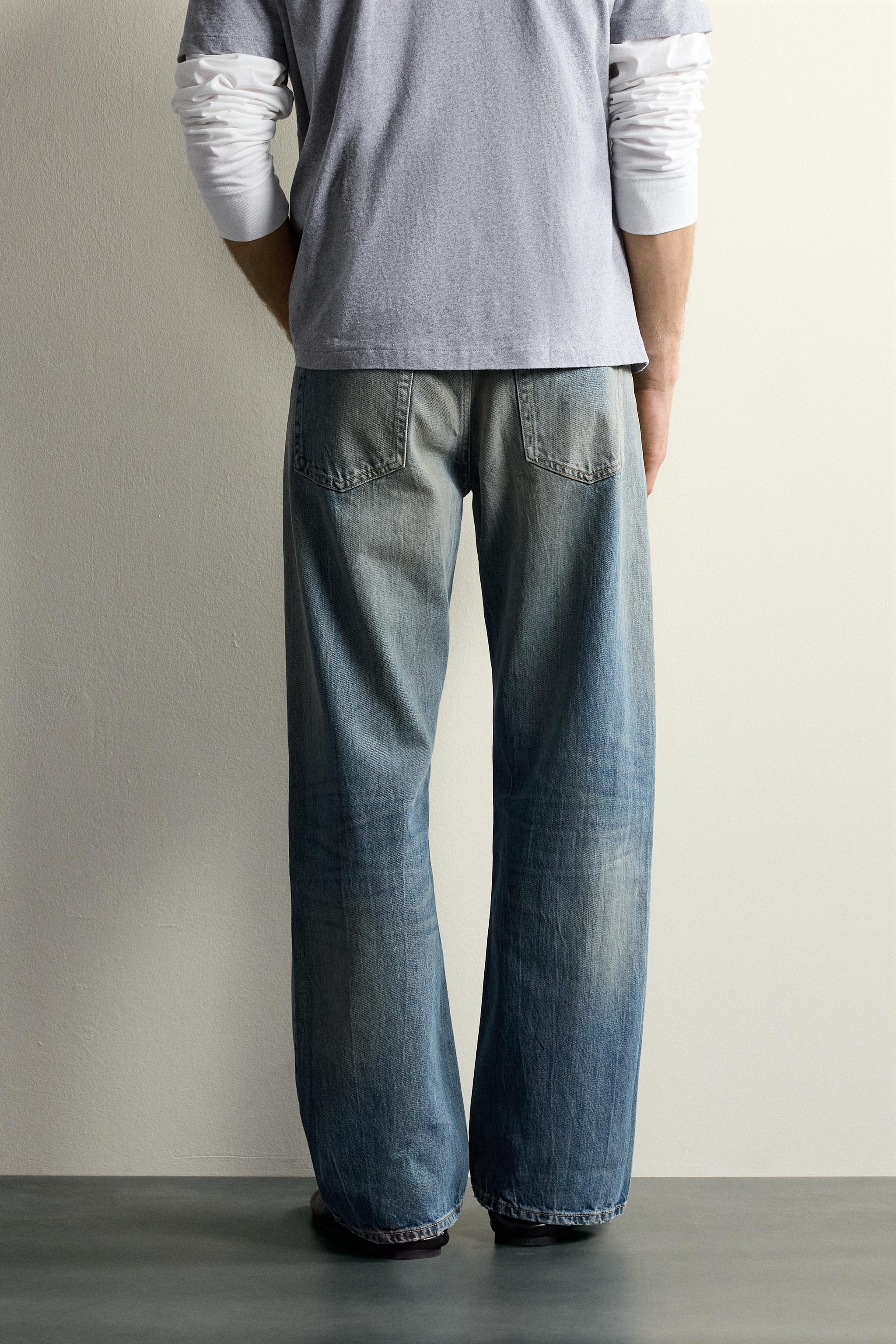 LOOSE FIT JEANS
