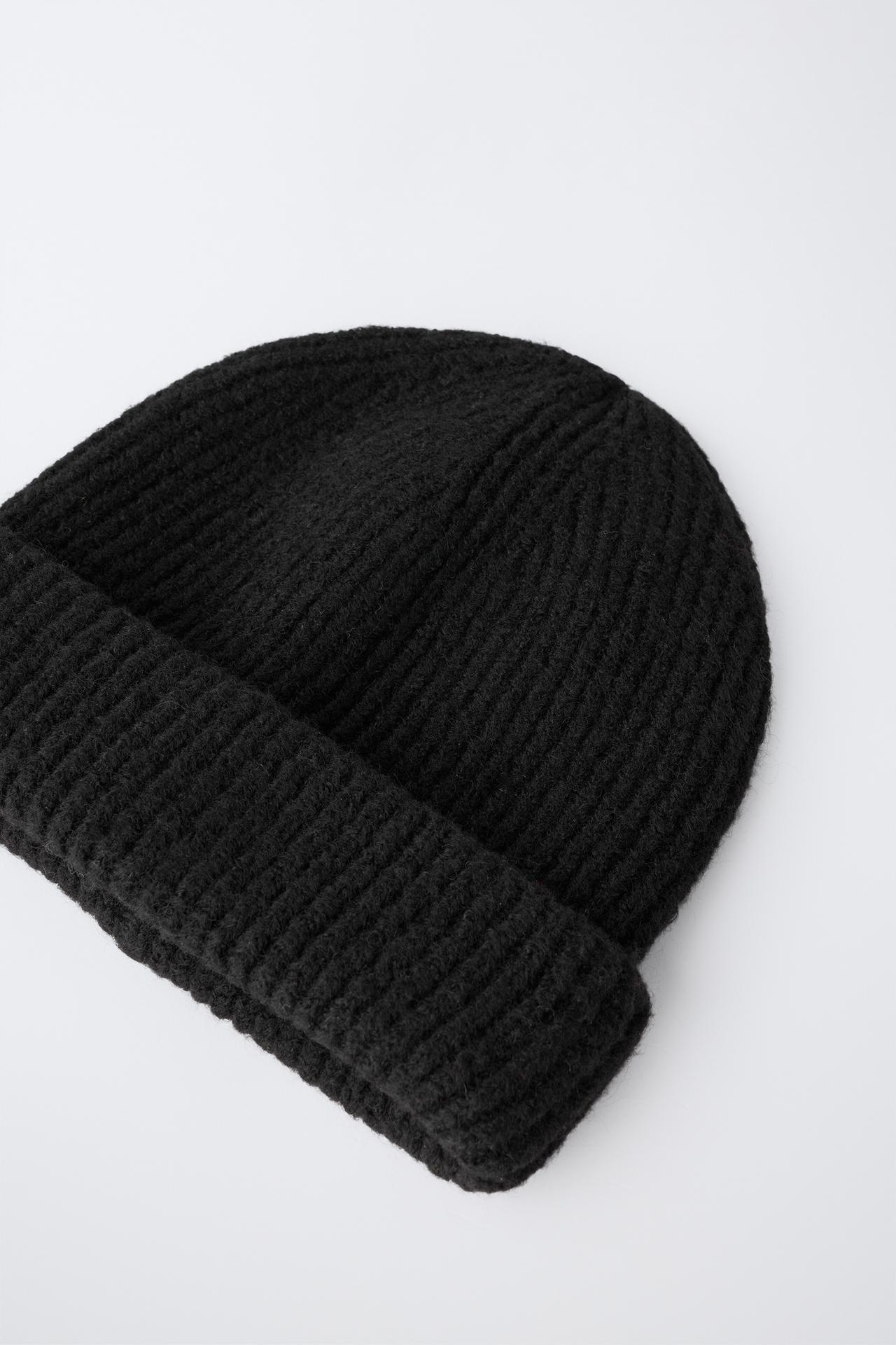 PLAIN KNIT BEANIE — Black