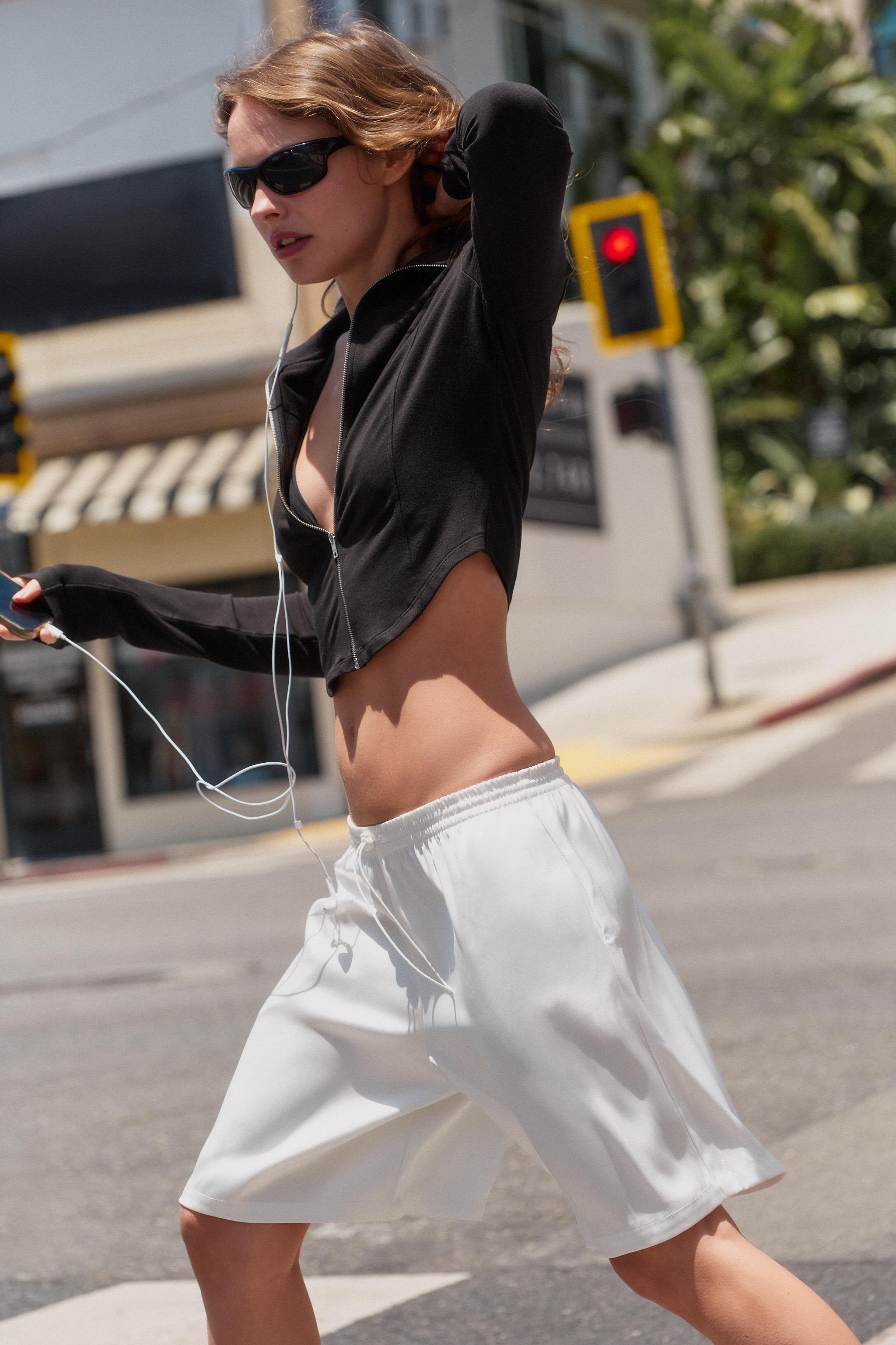 SATIN EFFECT STOPPER SHORTS
