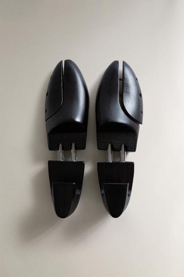 WOODEN SHOE TREE - Brown by Zara - Image 0