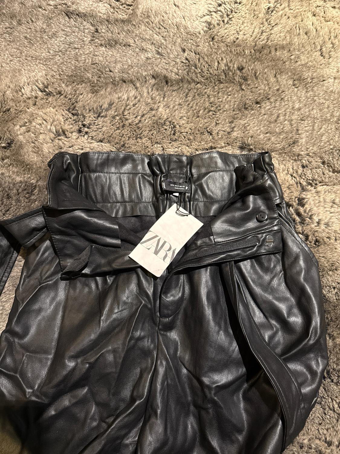 FAUX LEATHER PAPERBAG SHORTS - Image 4