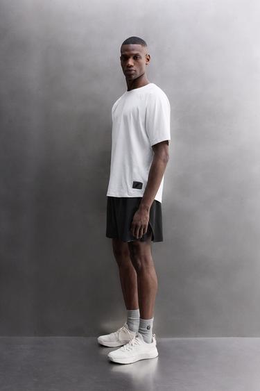 T-SHIRT TECHNIQUE À PIÈCE - Blanc de Zara - Image 3