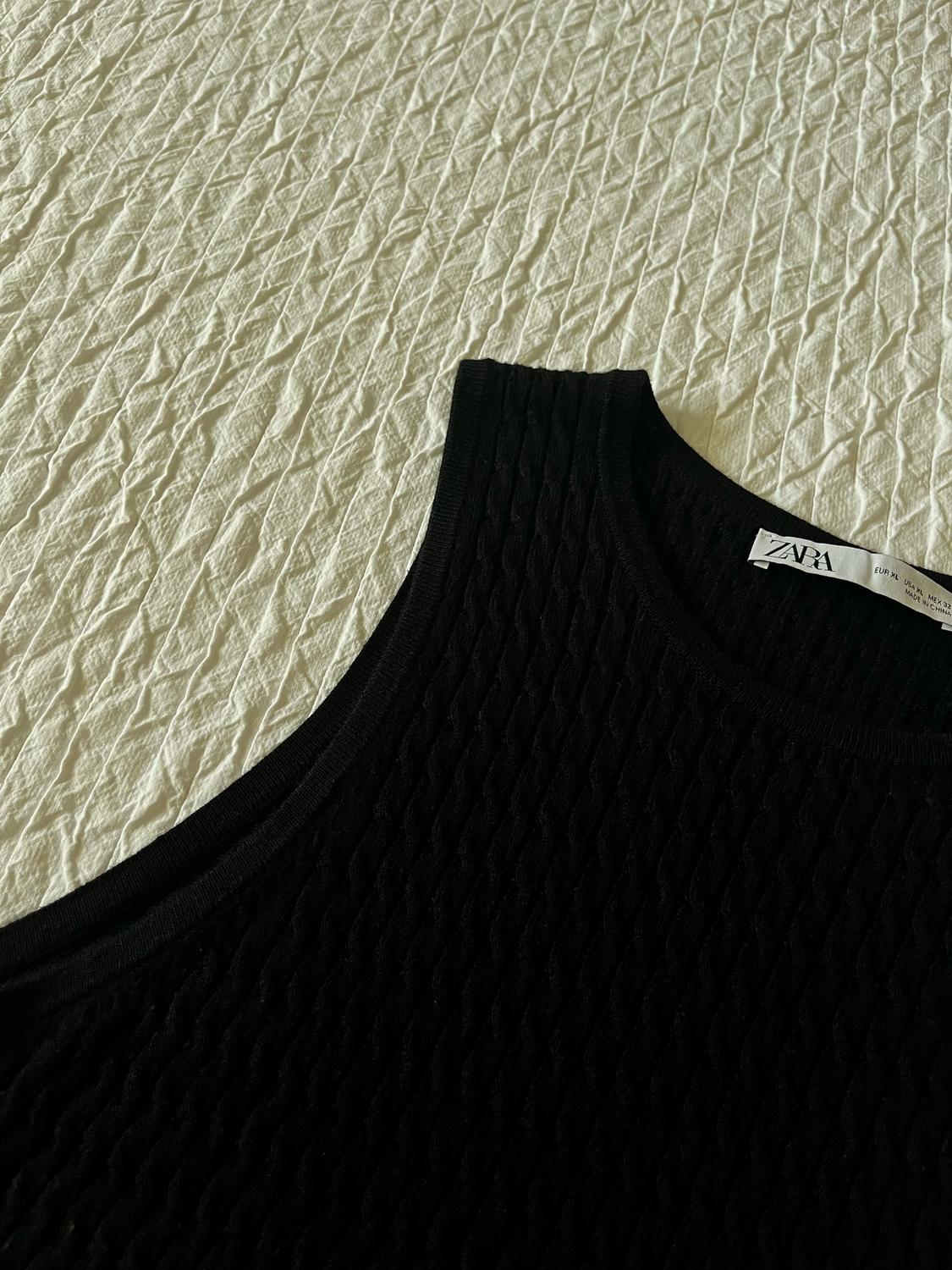 SLEEVELESS CABLE-KNIT TOP - Image 2