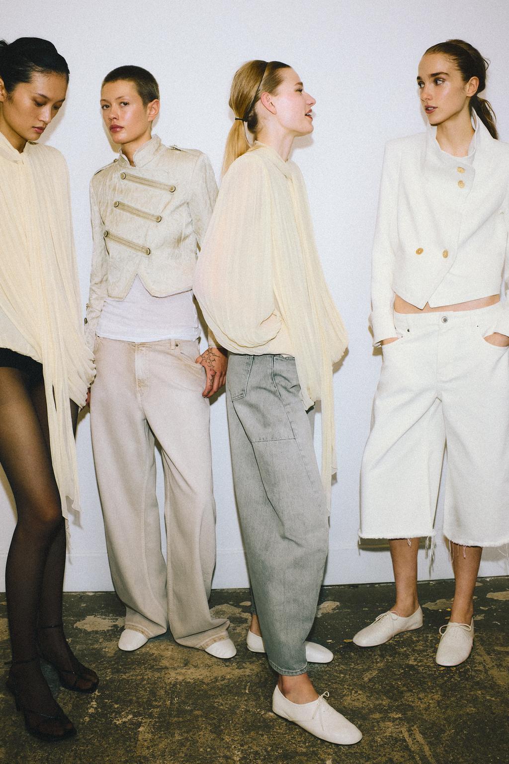 ZW COLLECTION HIGH-WAISTED WASHED EFFECT JEANS - image 3