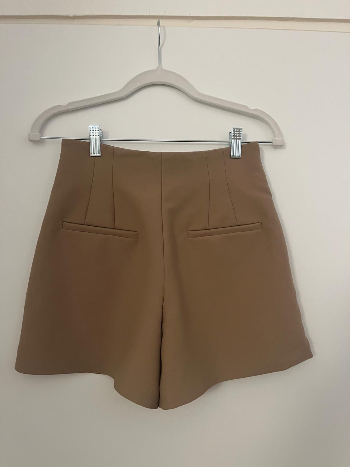HIGH WAISTED SHORTS - Image 2