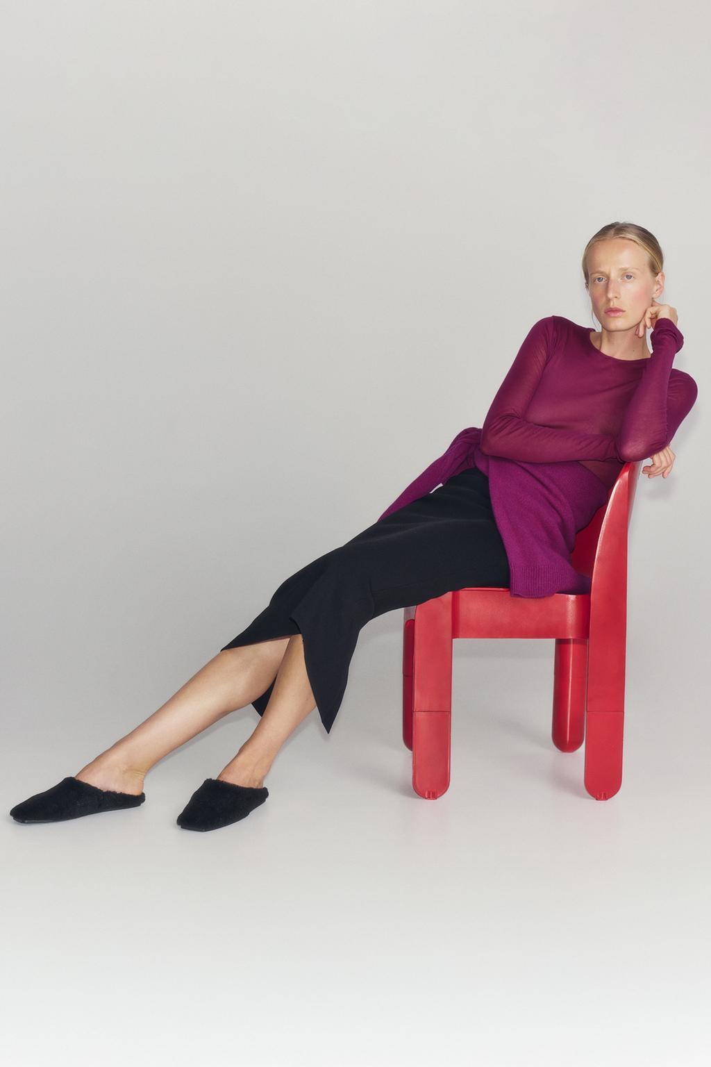 LIMITED EDITION LEATHER FLAT SHOES