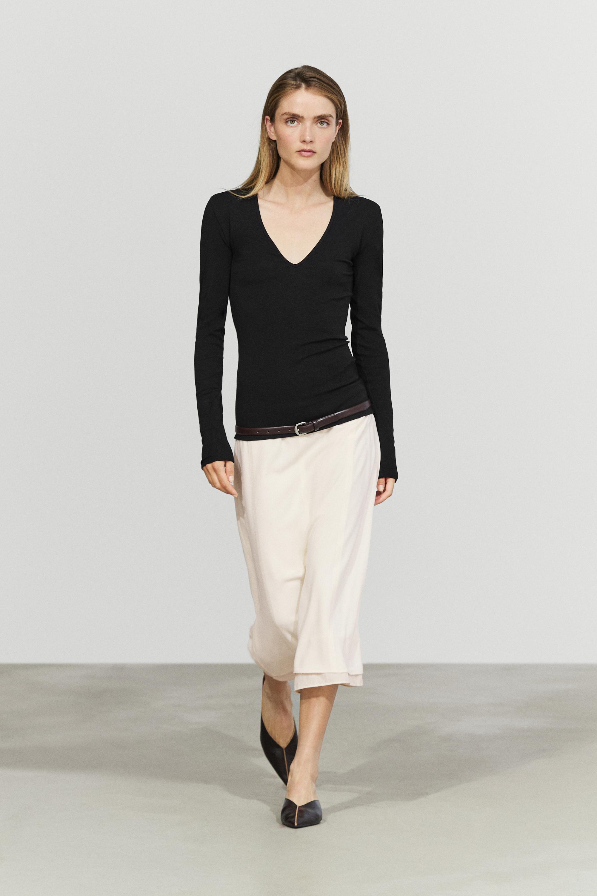 Long sleeve V-neck T-shirt — Black