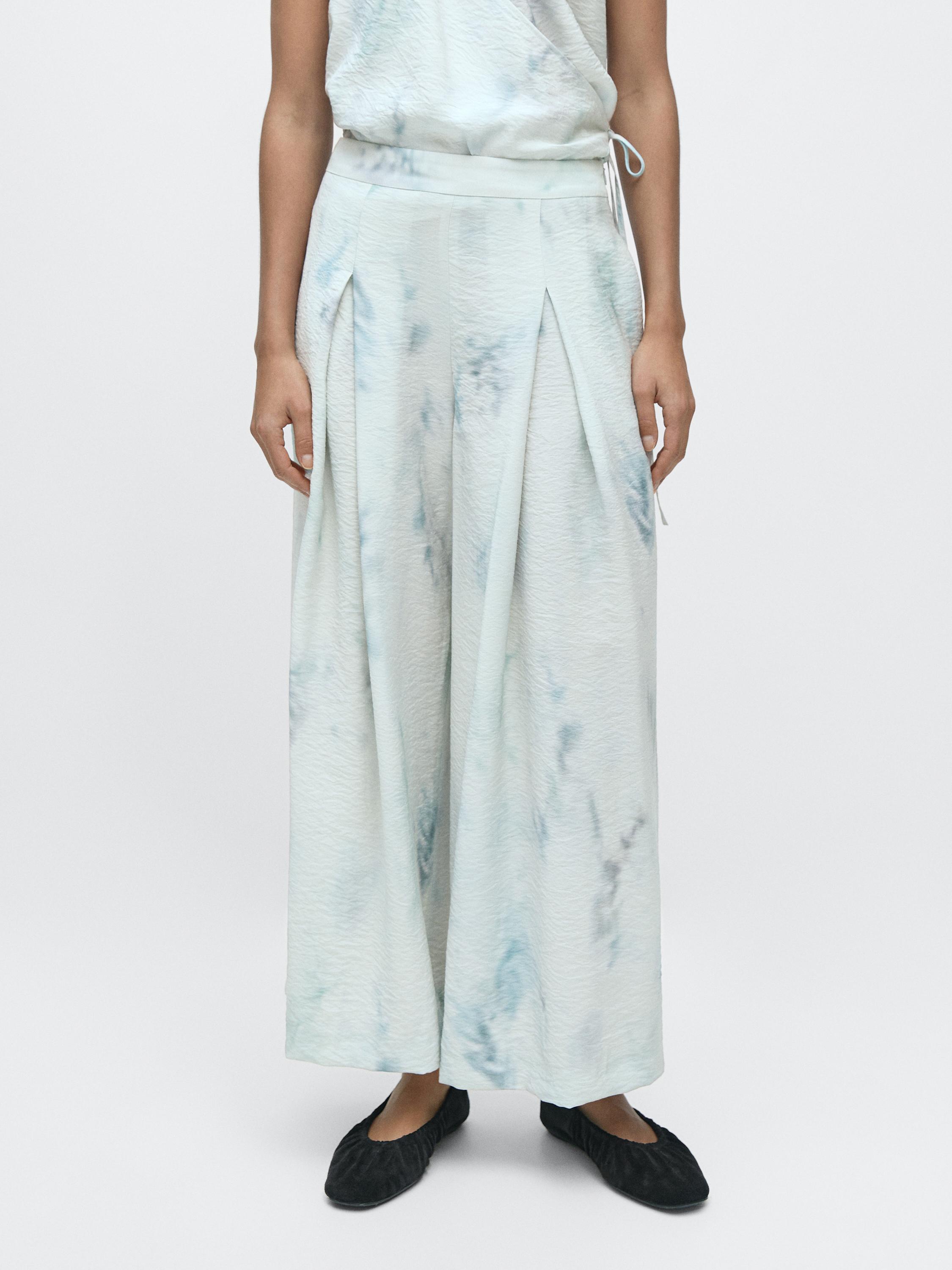 Printed trousers with pleat details — Light blue
