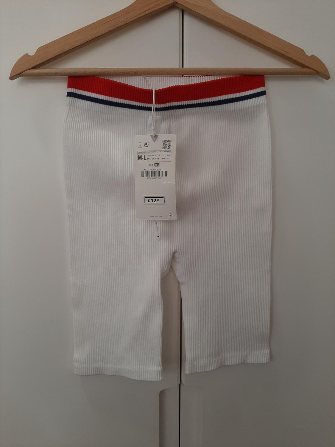 SEAMLESS CYCLING SHORTS WITH STRIPE DETAIL