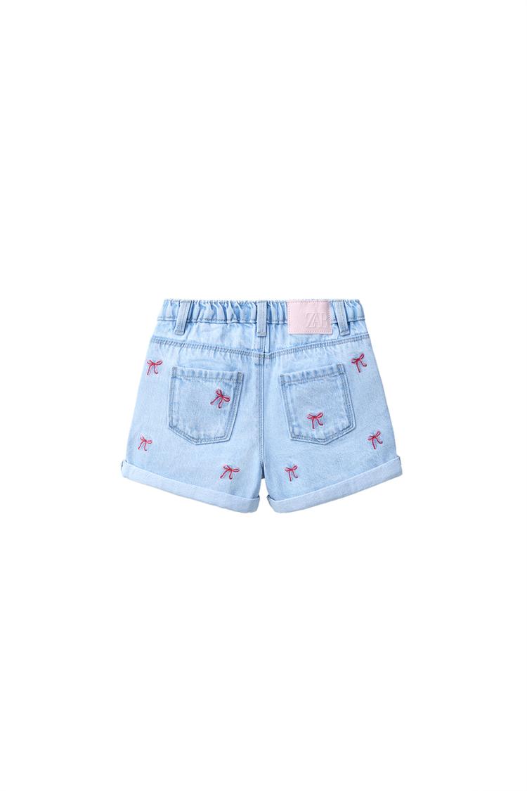 BERMUDA DENIM MOM FIT LAZO BORDADO 3