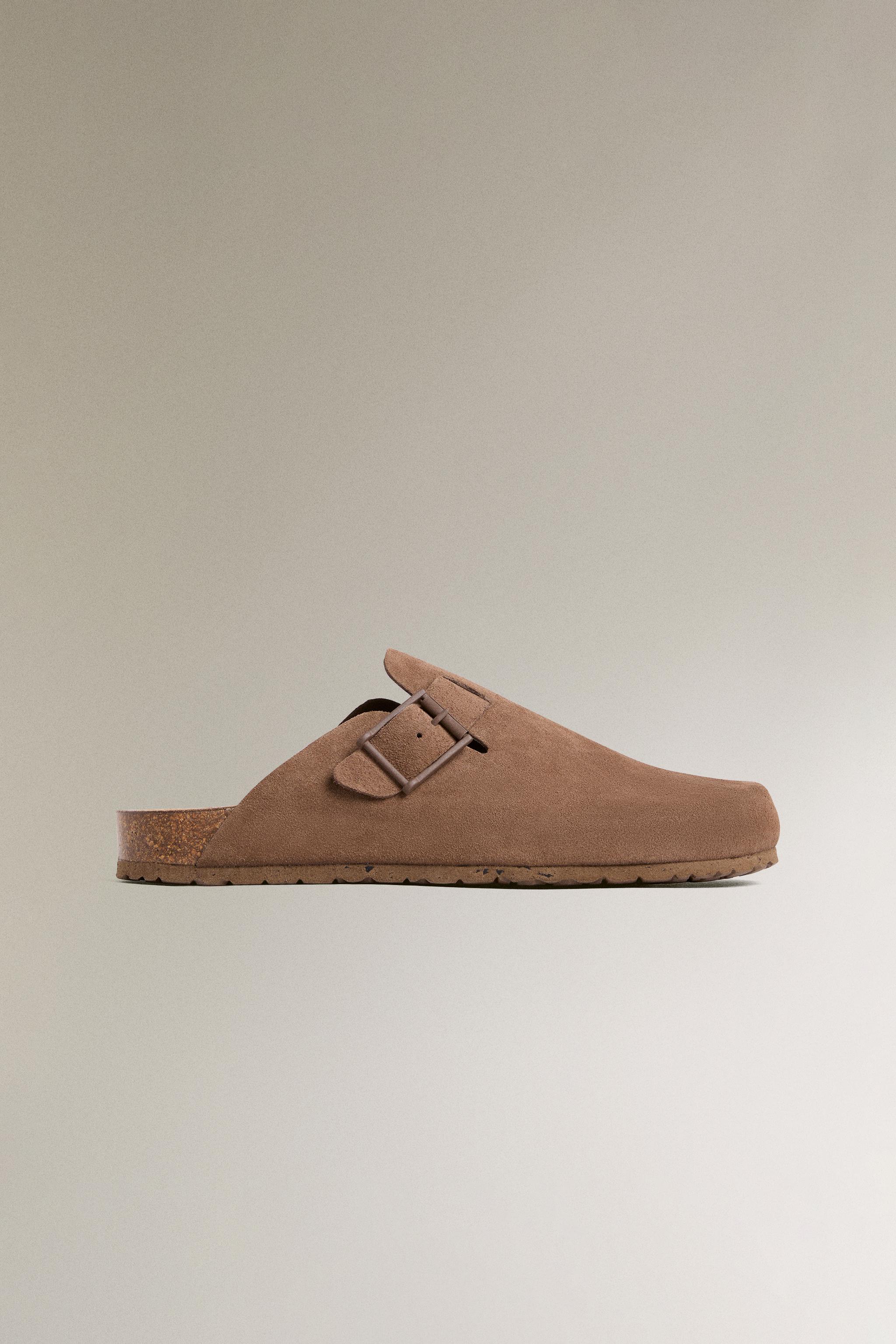 LEATHER CLOGS WITH BUCKLE