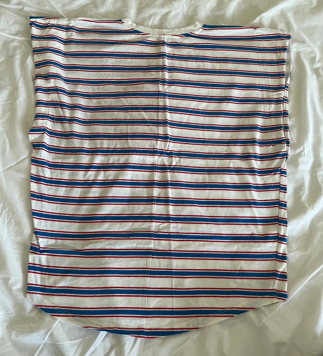 RED WHITE AND BLUE STRIPE TSHIRT WITH LARGE SLEEVES AND CURVED HEM. - Image 3