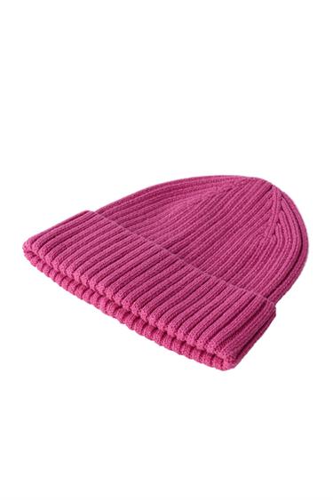 KNIT HAT — Fuchsia 2