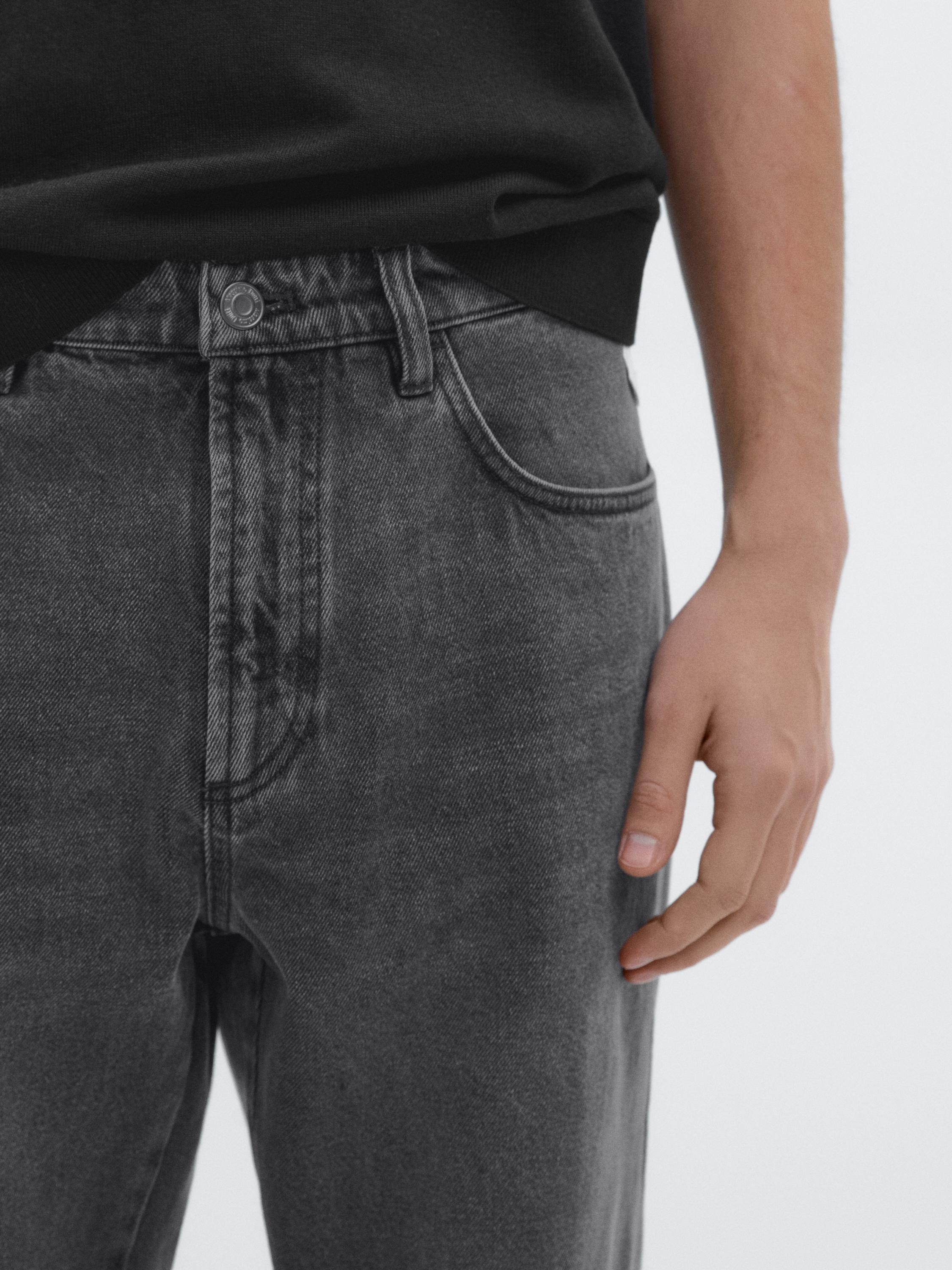 Tapered fit jeans