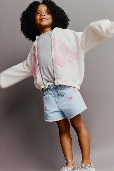 BERMUDA DENIM MOM FIT FLORES PUNTO CROCHET - Azul de Zara