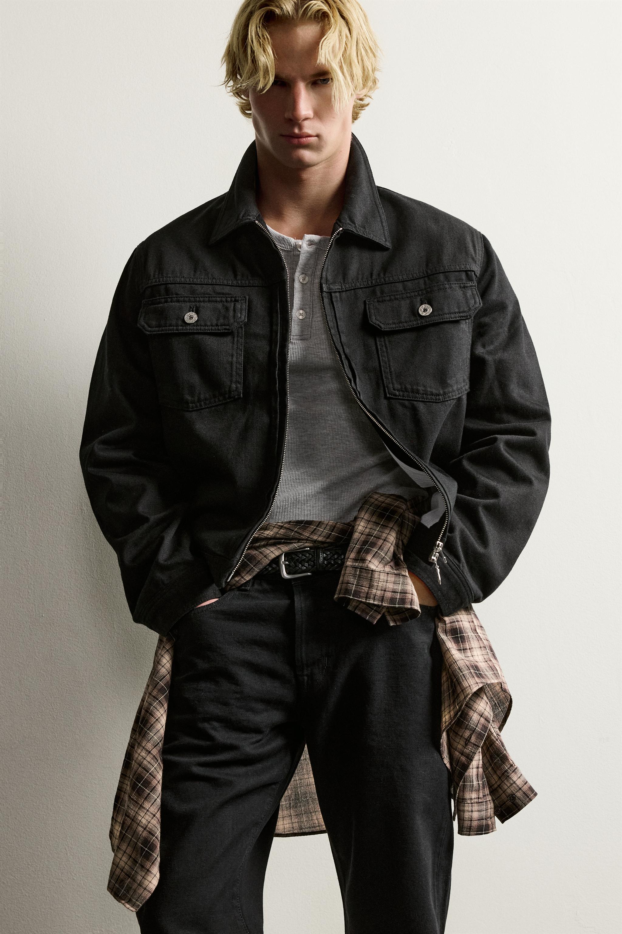 VESTE EN JEAN ZIPPÉE AVEC PATTE DE SERRAGE