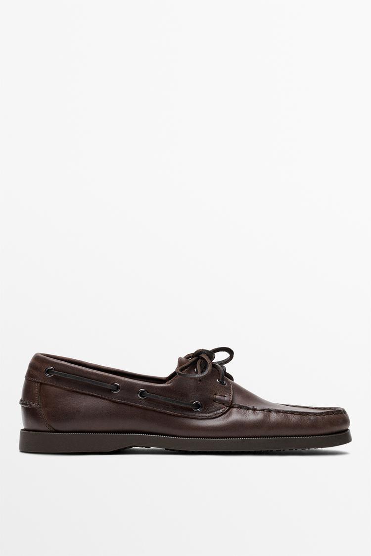 Oiled leather boat shoe — Dark brown