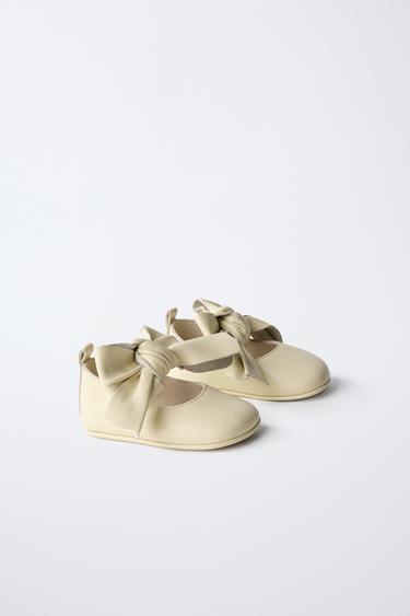 BALLERINES EN CUIR - Blanc écru de Zara - Image 1