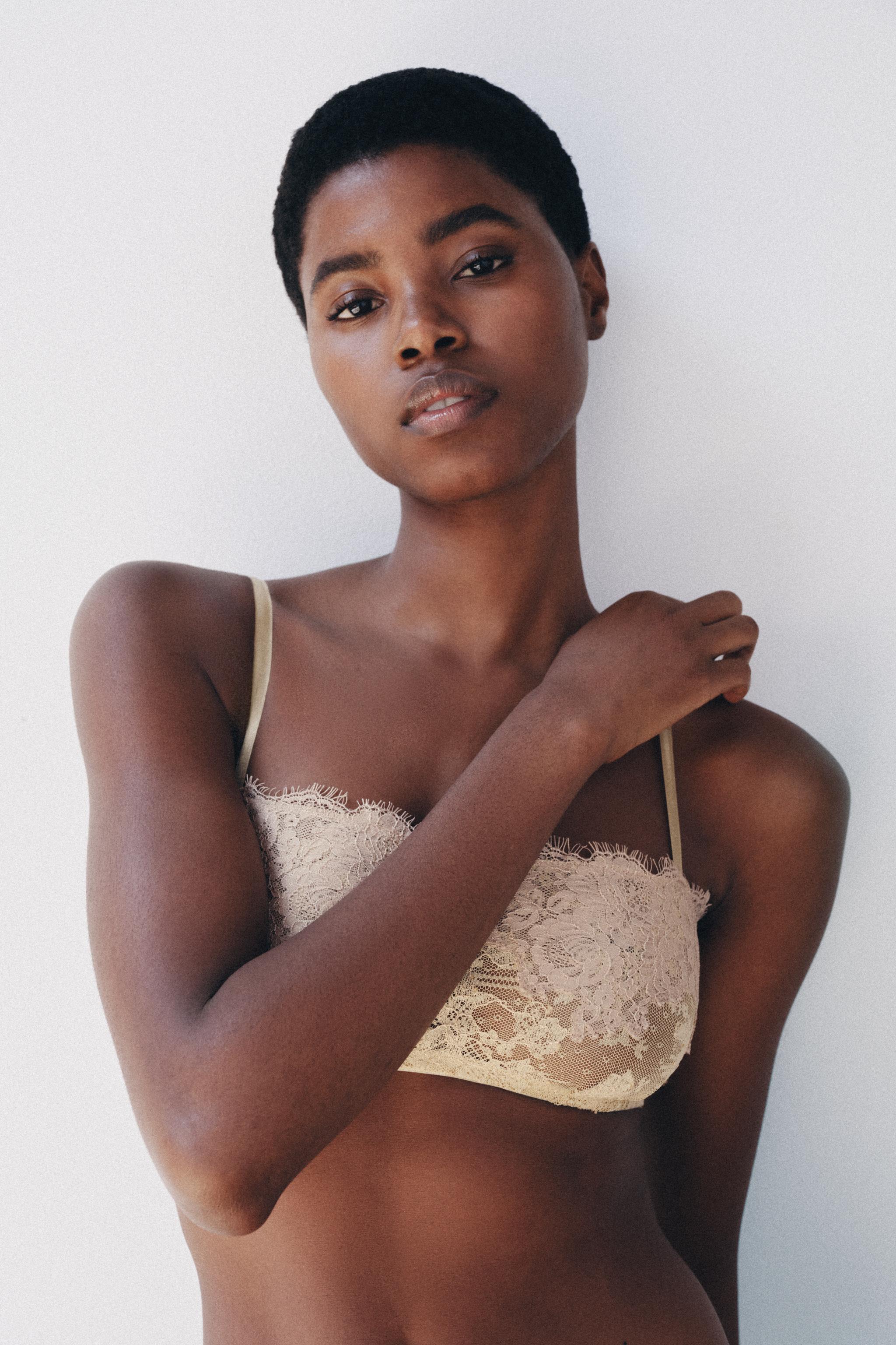 LACE BANDEAU BRA