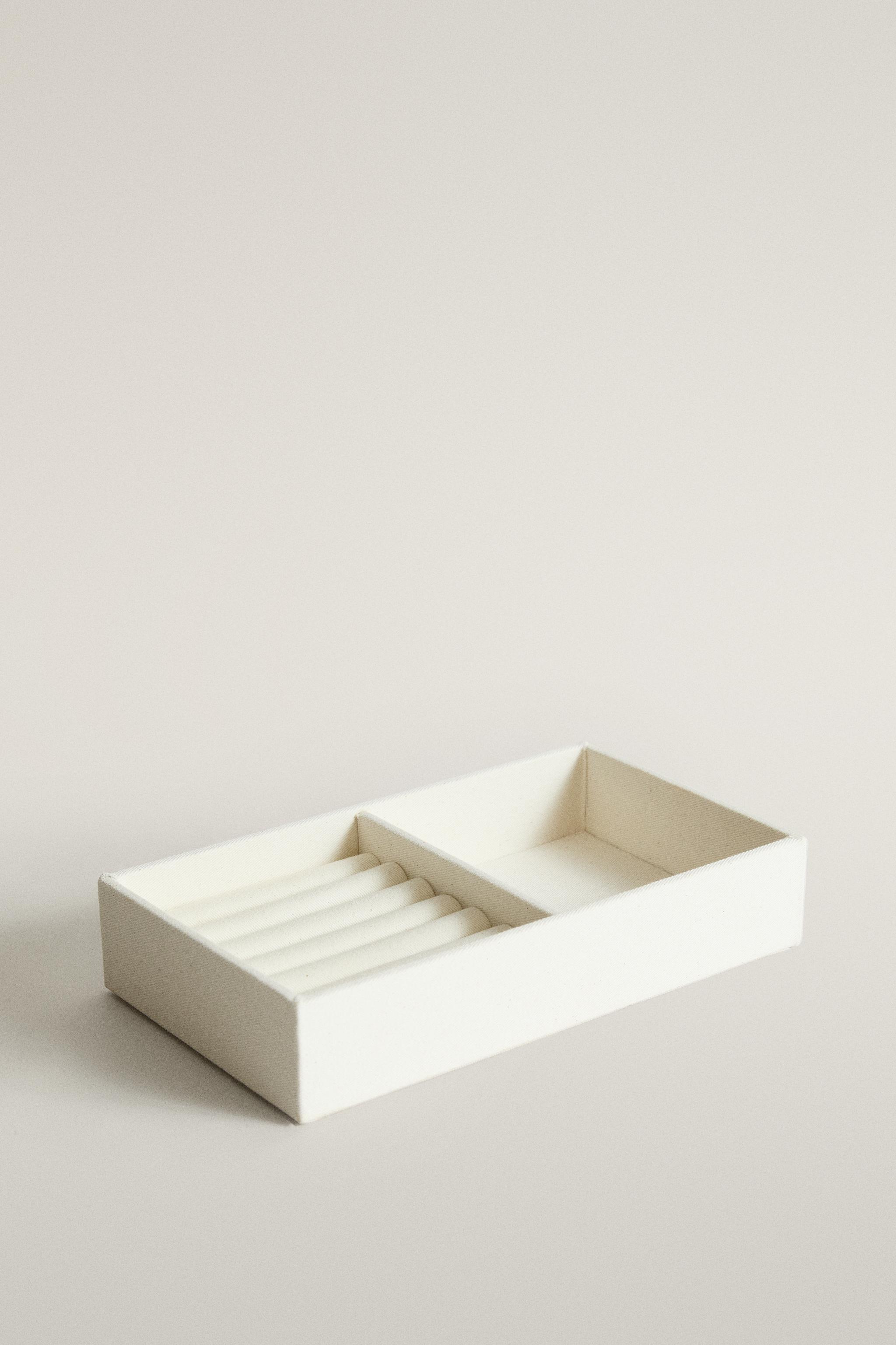 COTTON JEWELRY ORGANIZER
