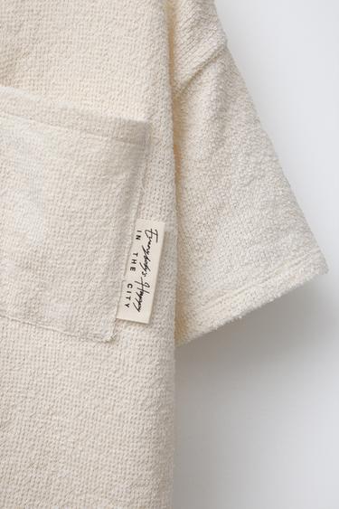 T-SHIRT EN VELOURS BOUCLÉ AVEC POCHE - Écru de Zara - Image 3