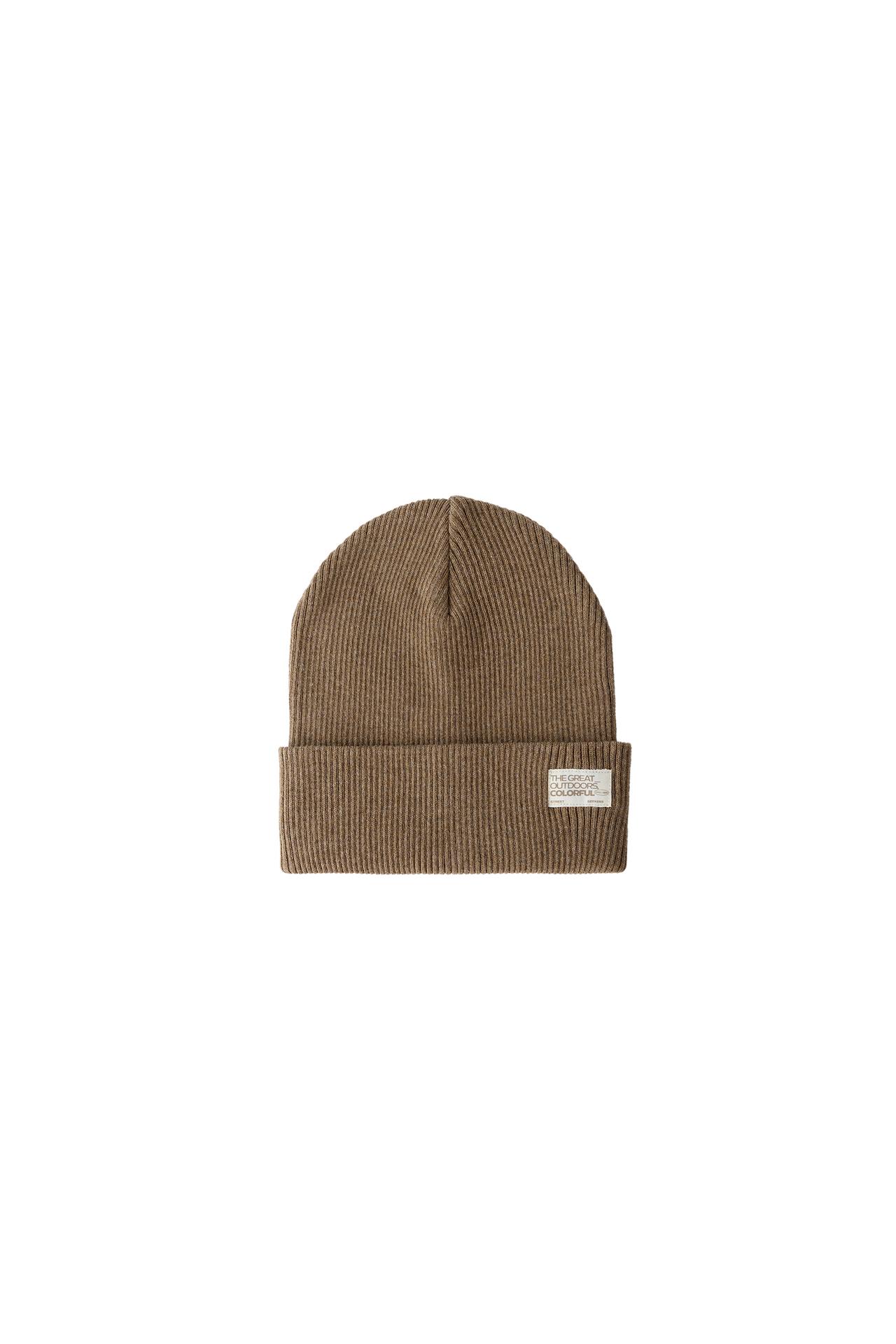 RIBBED KNIT LABEL HAT — taupe brown