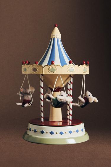 ミュージックカルーセルクリスマスオーナメントマルチカラーZaraのミュージックカルーセルクリスマスオーナメント - マルチカラー 