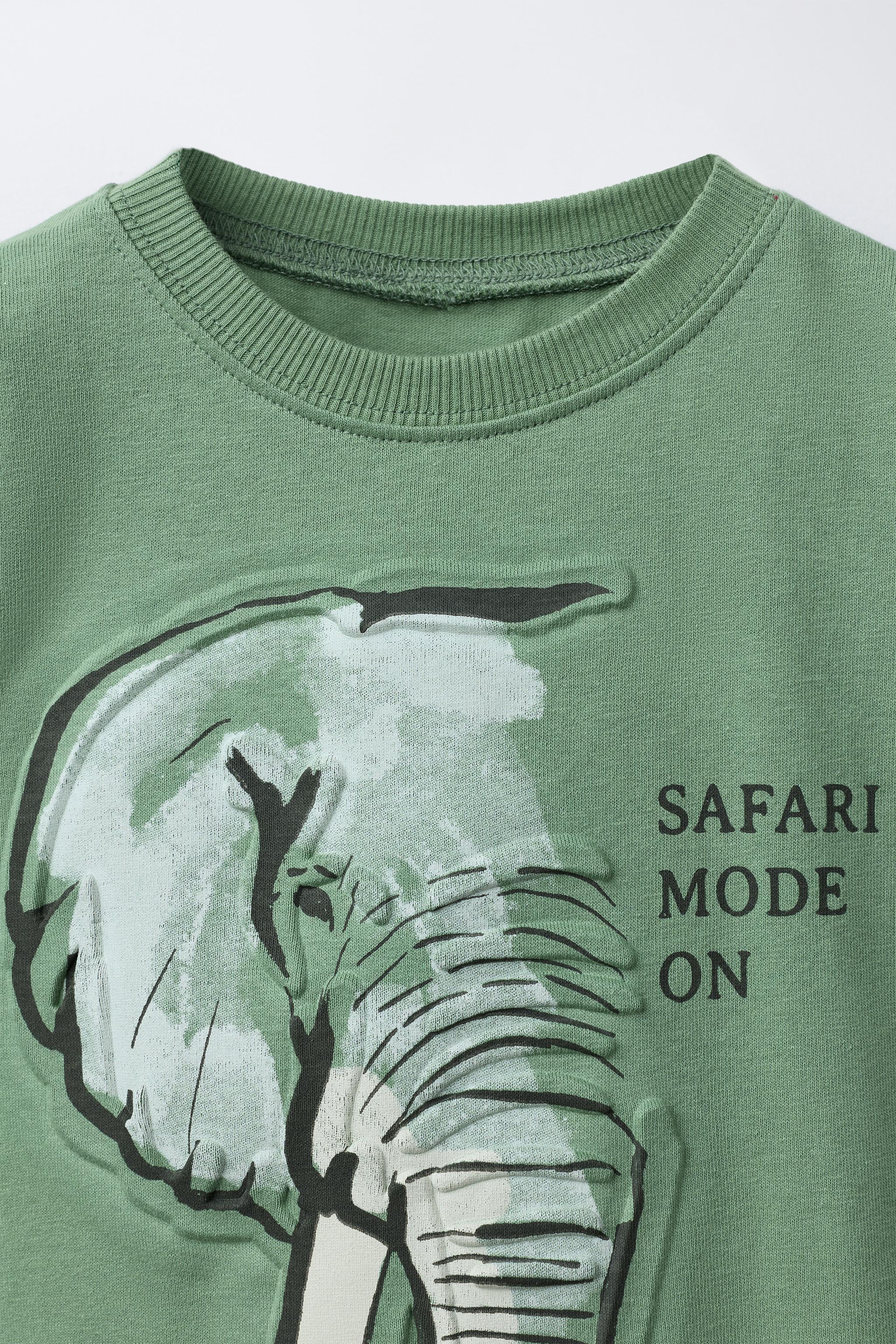 EMBOSSED ANIMAL T-SHIRT